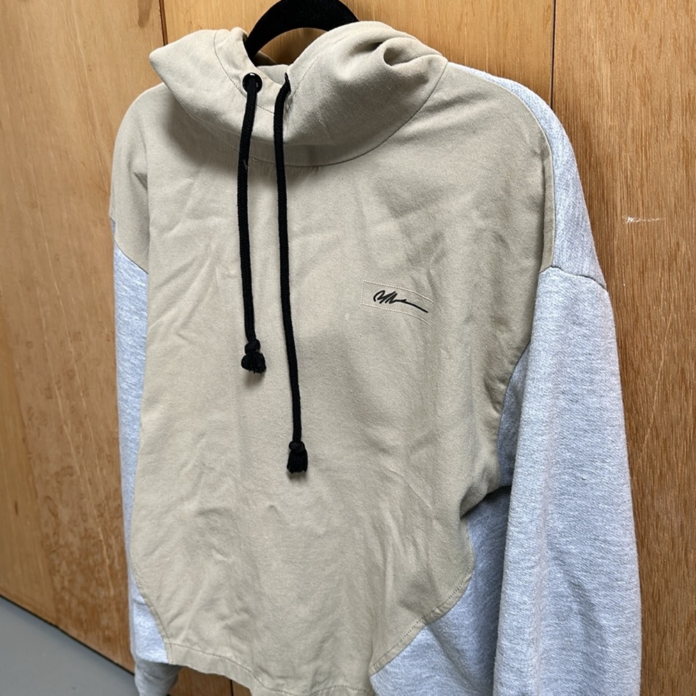 Zara two-toned hoodie size:M